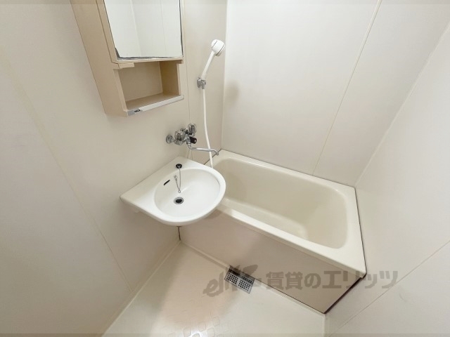 バス・シャワールーム　バス