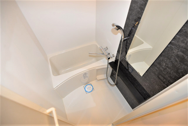 バス・シャワールーム　お風呂で日々の疲れを落としましょう