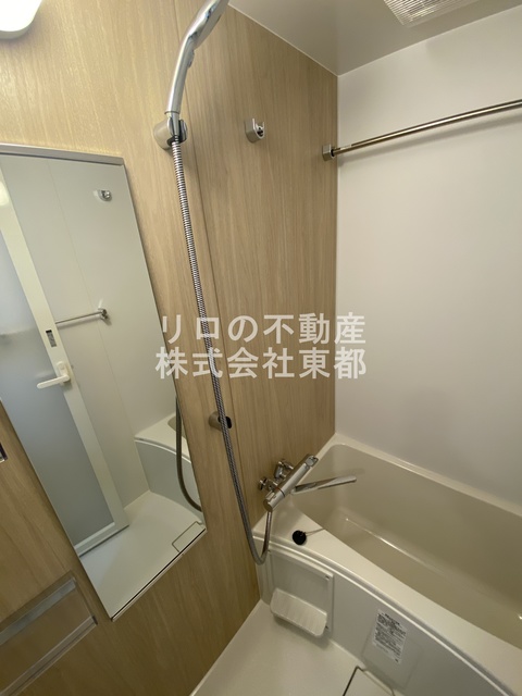 バス・シャワールーム　足が伸ばせる広々バスタブでリラックス♪