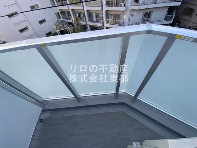 バルコニー　お天気のいい日は洗濯物も気持ちよく干せますね！