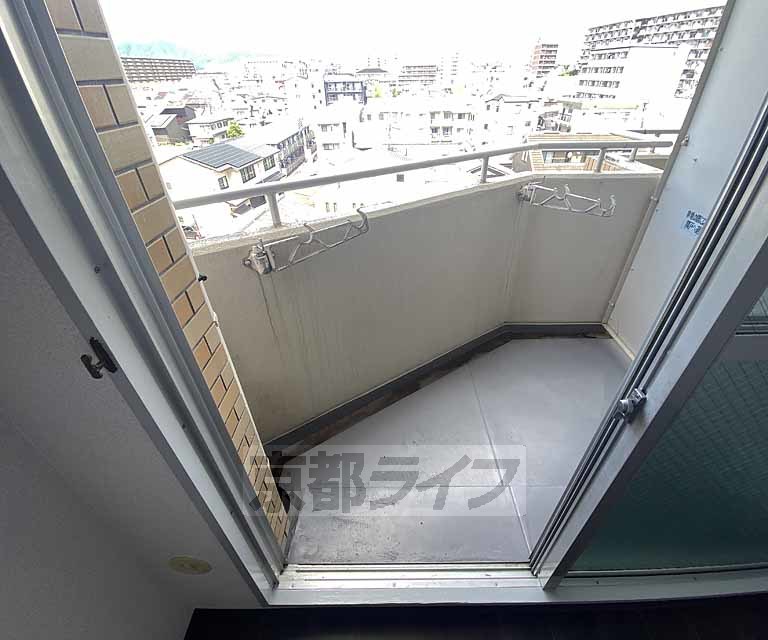 バルコニー　広々バルコニー