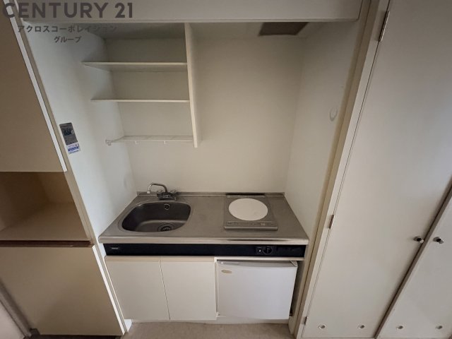 キッチン　1口IHコンロ付きのシンプルなキッチン