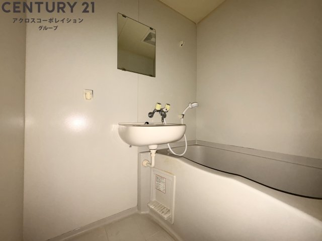 バス・シャワールーム　シンプルな2点ユニットバス