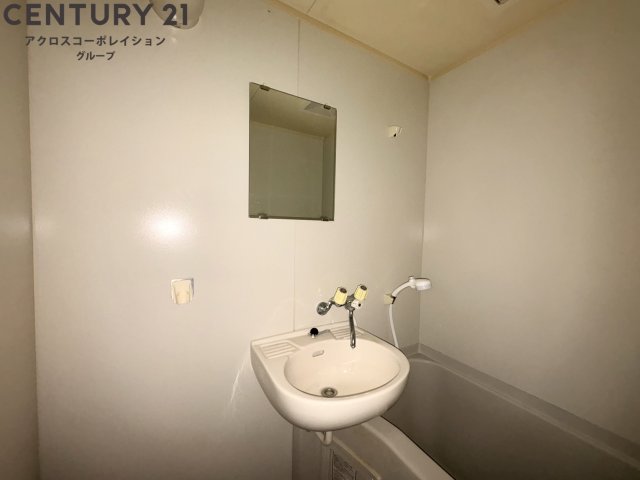 洗面設備　浴室に洗面台があります