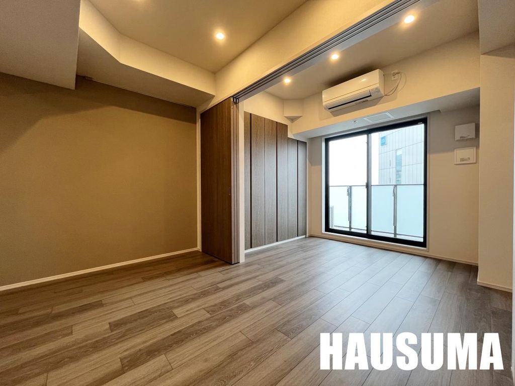 居室・リビング　反転タイプ