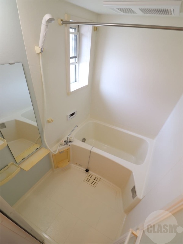 バス・シャワールーム　清潔感のあるバスルーム