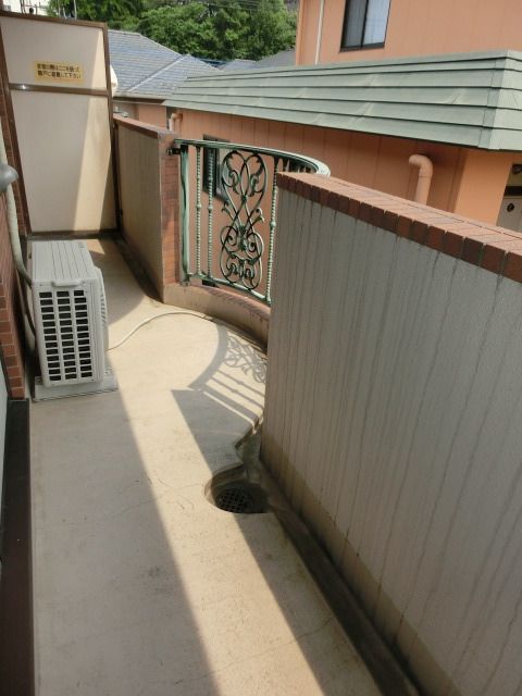 バルコニー　奥行きのあるバルコニー