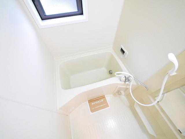 バス・シャワールーム　落ち着いた空間のお風呂です