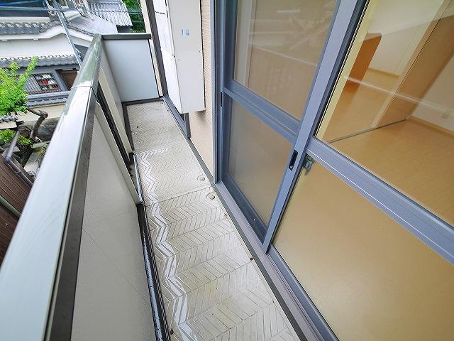 バルコニー　開放的で明るい空間を演出してくれるバルコニーです