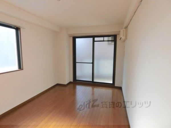 居室・リビング　洋室