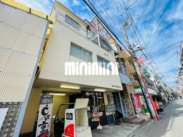 建物外観　商店街沿いのマンションです