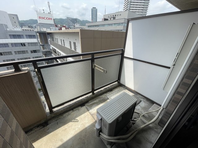 バルコニー　バルコニーからの眺めを楽しみながら食事をしませんか