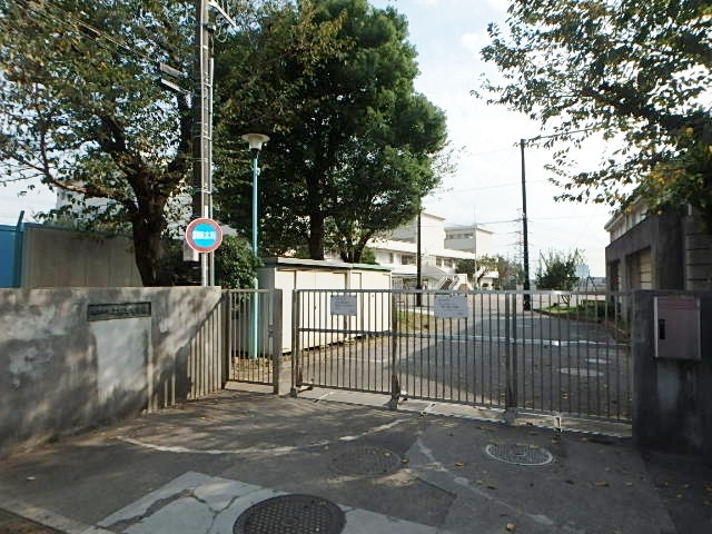 中学校　横浜市立上飯田中学校（中学校）まで350m