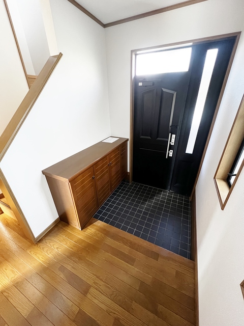 玄関　※参考写真