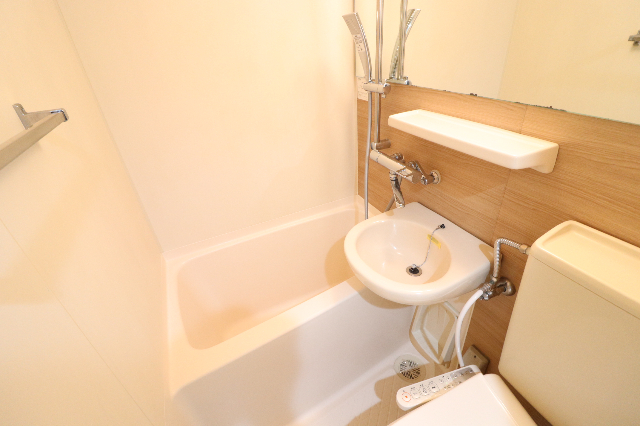 バス・シャワールーム　現況の物を優先とします