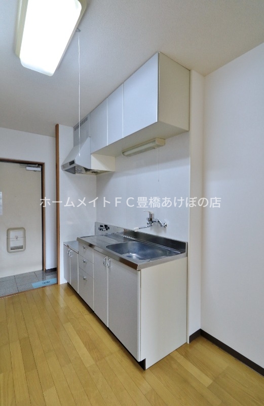 キッチン　同型別部屋写真（反転）