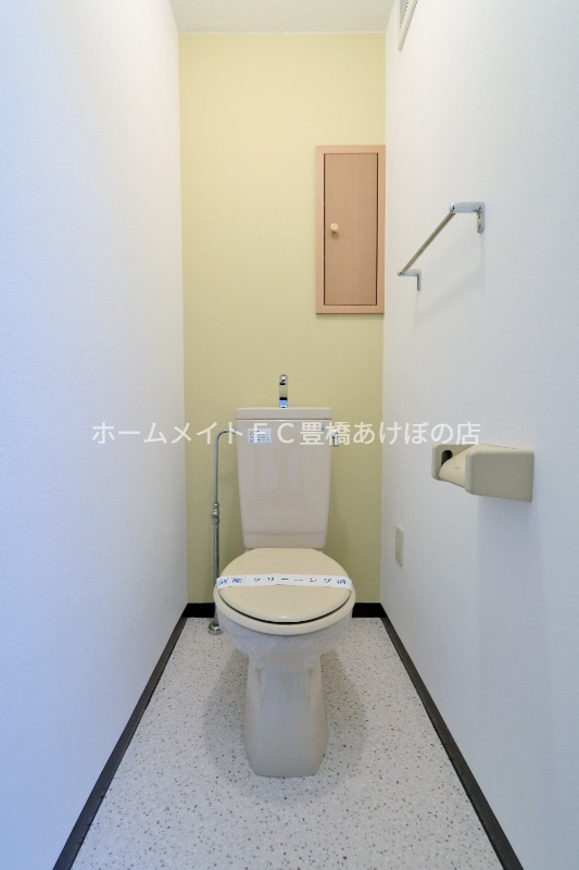 トイレ　同型別部屋写真（反転）