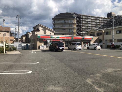 コンビニ　サンクス 大阪狭山東くみの木店（コンビニ）まで83m