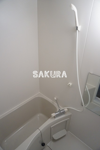 バス・シャワールーム　雨の日でも安心の浴室乾燥機付きです♪