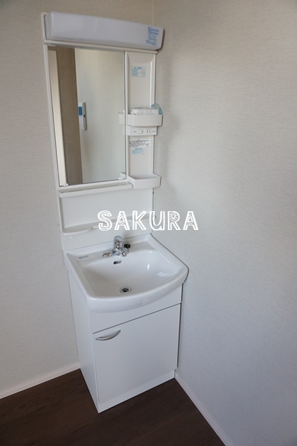 洗面設備　身支度に欠かせない独立洗面台♪