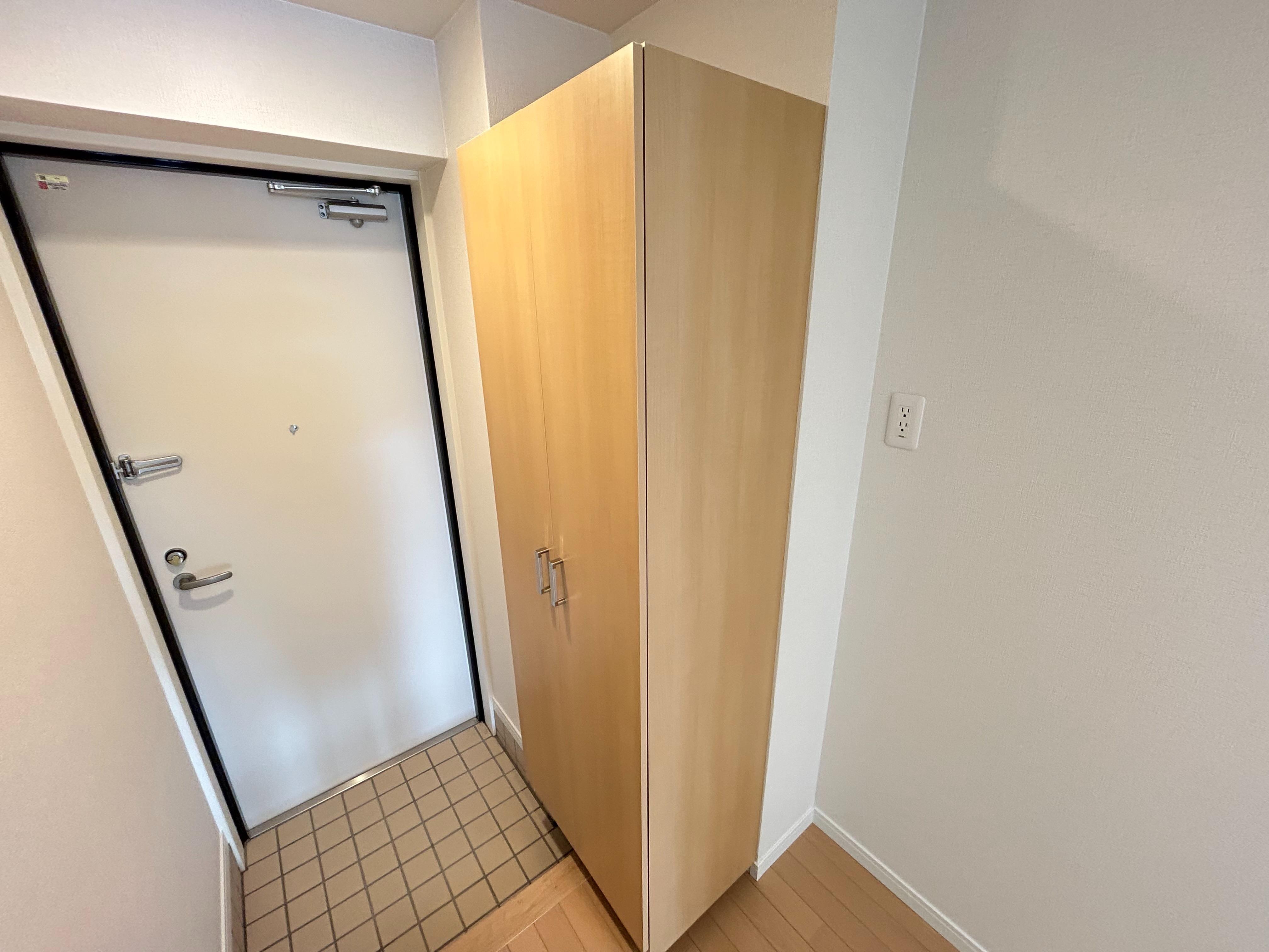 玄関　同じ建築会社のイメージ写真になります。