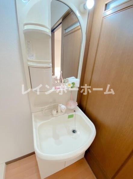 洗面設備　脱衣スペースもあります