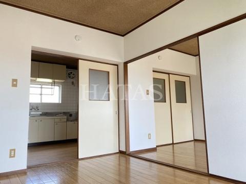 居室・リビング　同物件別部屋です。