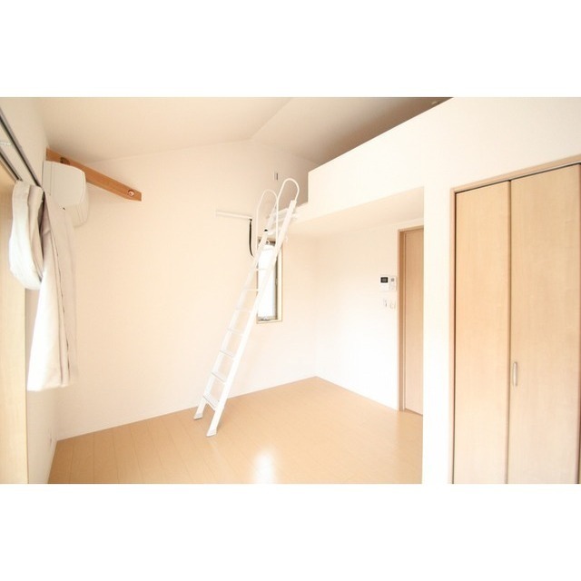 居室・リビング　ロフト付き