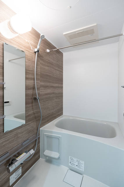 バス・シャワールーム　竣工前写真。写真は同タイプ別部屋です。