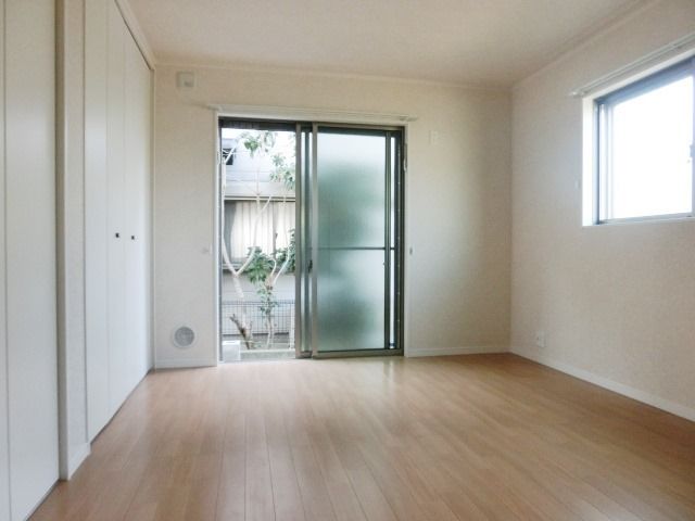 居室・リビング　イメージ（同タイプ写真・角部屋ではございません）