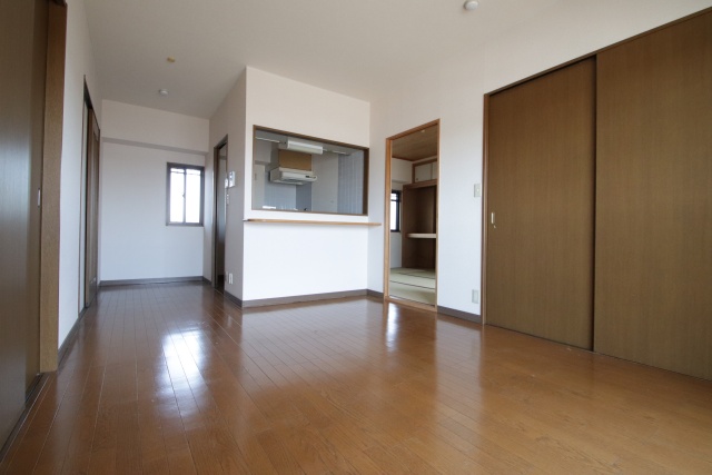 居室・リビング　※別部屋の参考写真のため、現状優先です。