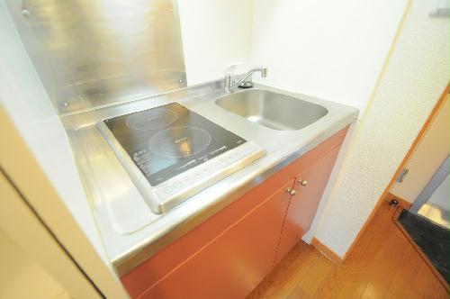 キッチン　実際のお部屋と異なる場合がございます。