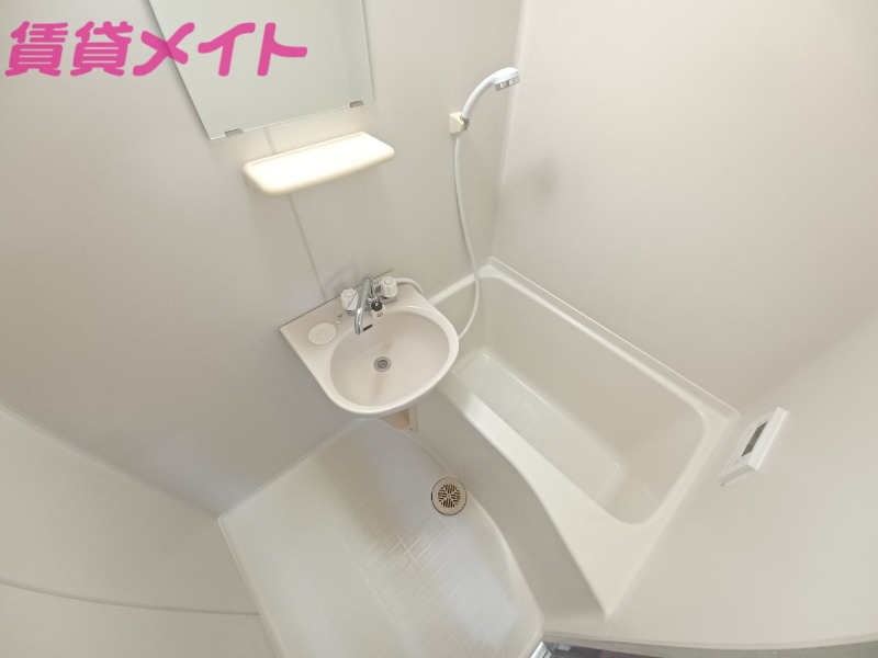 バス・シャワールーム　別部屋参照。現状優先となります。