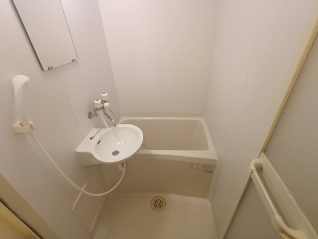 バス・シャワールーム　お風呂です