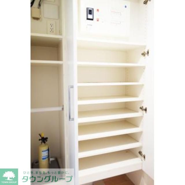 玄関　※写真は同タイプ住戸です。