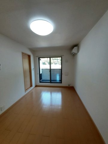 居室・リビング　居間です