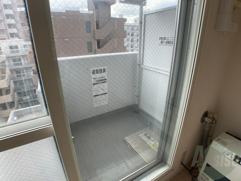 バルコニー　こちらはバルコニー。洗濯物が干せるようになっています。