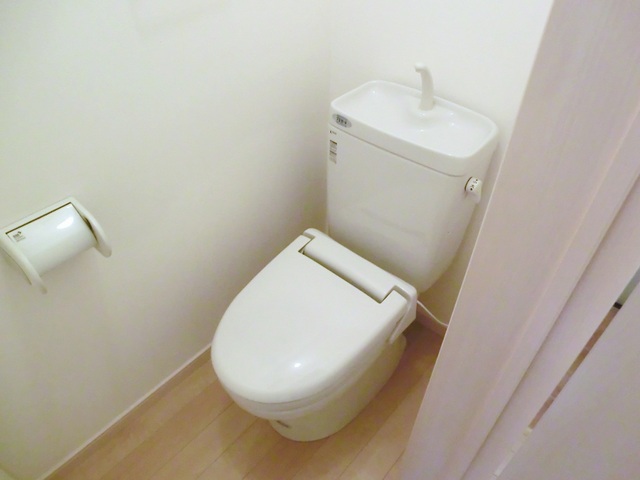 トイレ　バス・トイレ別です。