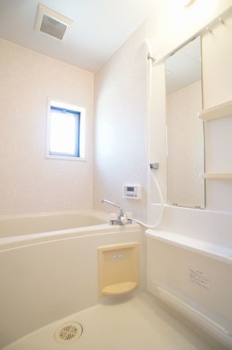 バス・シャワールーム　沸かし直しができて経済的な追焚給湯機能付き♪