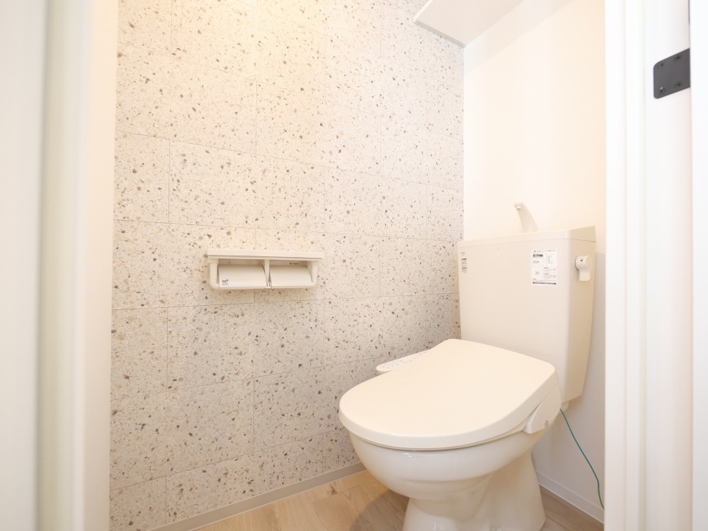 トイレ　嬉しいウォシュレット付きのトイレ！便座温かいですよ♪