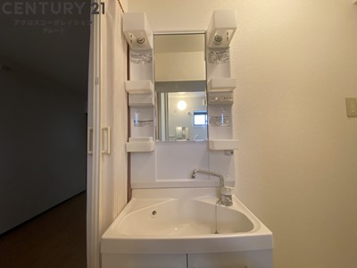 洗面設備　収納スペースのある独立洗面化粧台付き☆