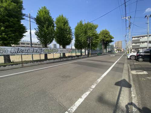 建物外観　前面道路