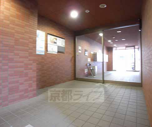 ロビー　エントランス。