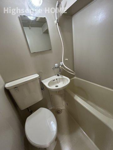 洗面設備　ゆったりとスペースのある洗面所