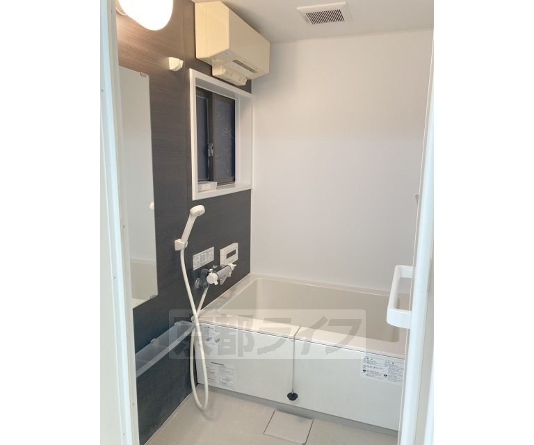 バス・シャワールーム　バスルームまるごと、まっさらです！