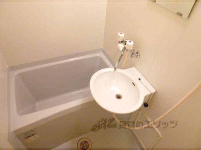 バス・シャワールーム　バス