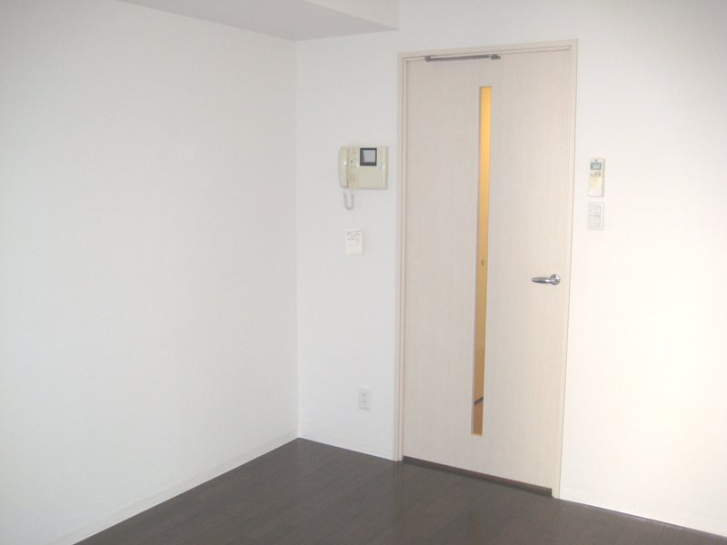 居室・リビング　※他の部屋の写真です。