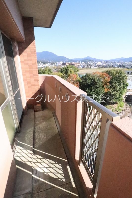 バルコニー　別部屋写真使用
