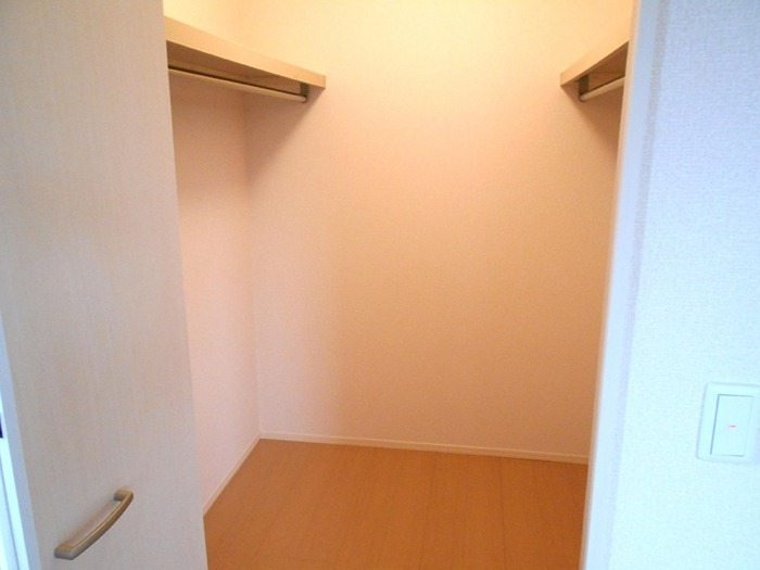 収納　ウォークインクローゼット