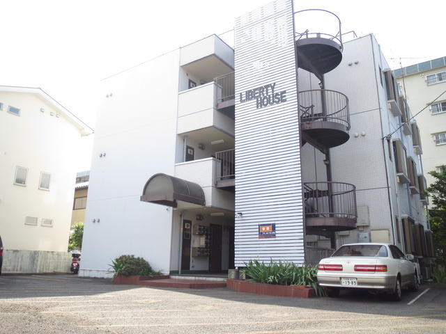 建物外観　リバティハウス